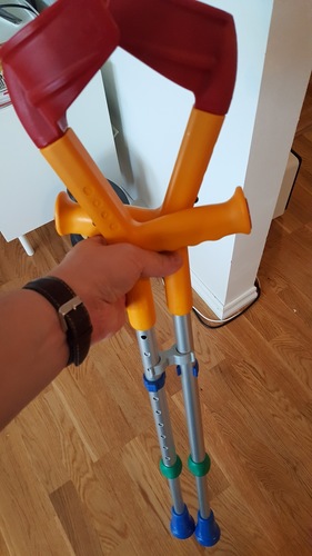 container_crutch-holder-3d-printing-92351
